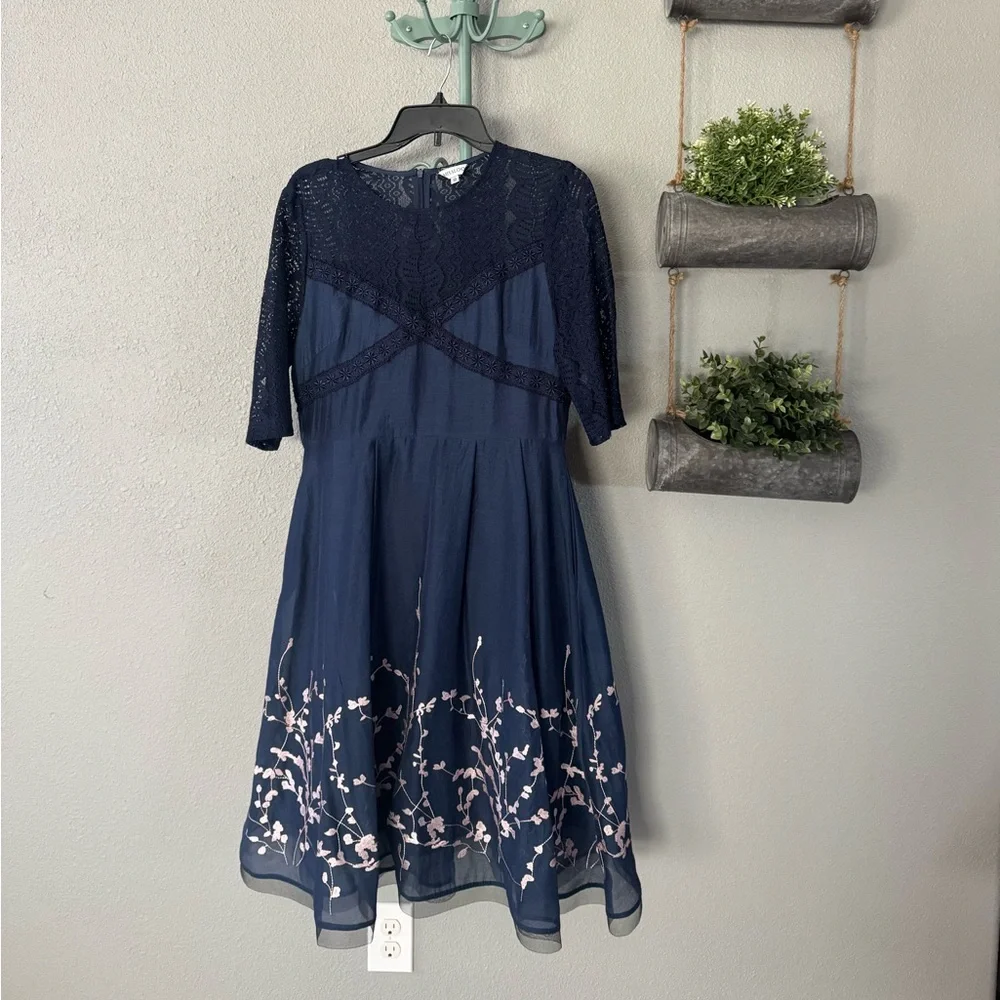 MISSLOOK Navy and Pink Embroidered Dress size 10 - Picture 1 of 5